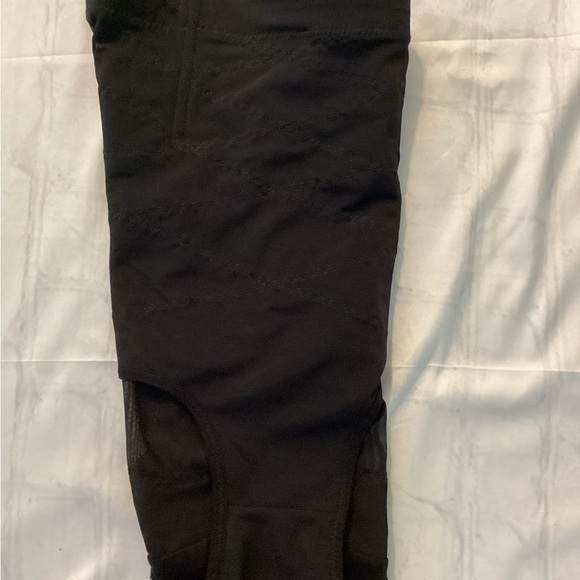 High-Waisted Black Shapewear - Picture 5 of 5